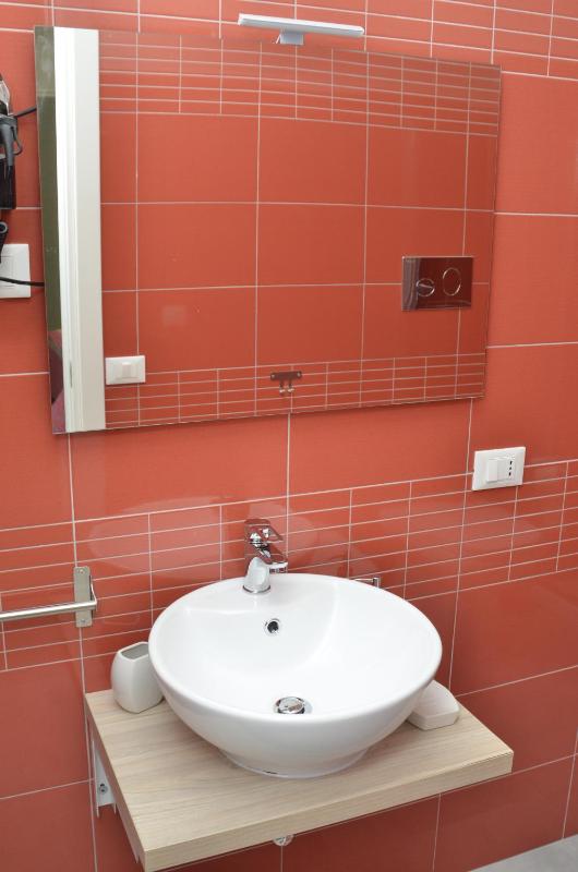 Double Room with Balcony image 4