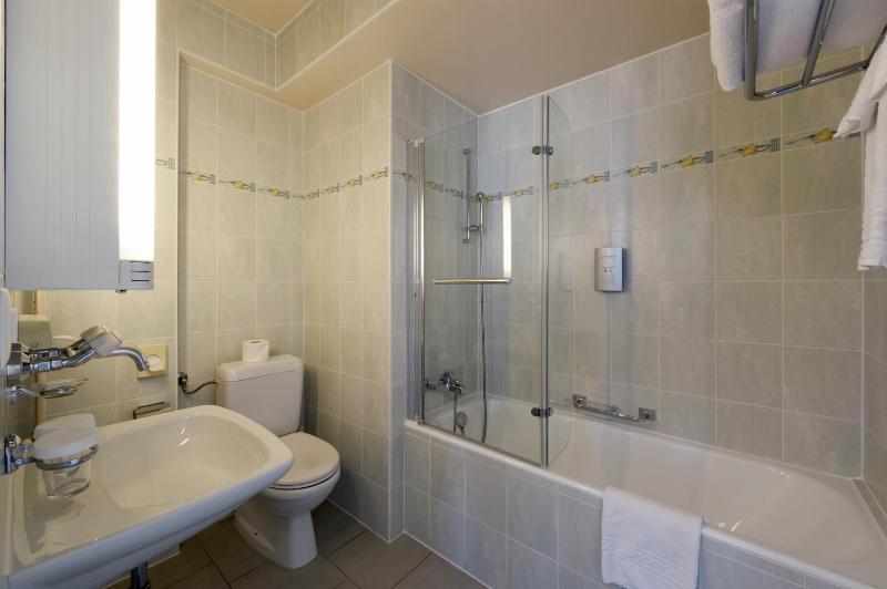 Triple Room City Side image 2