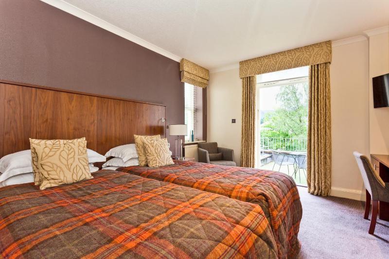 Classic  Twin Room with Balcony image 3