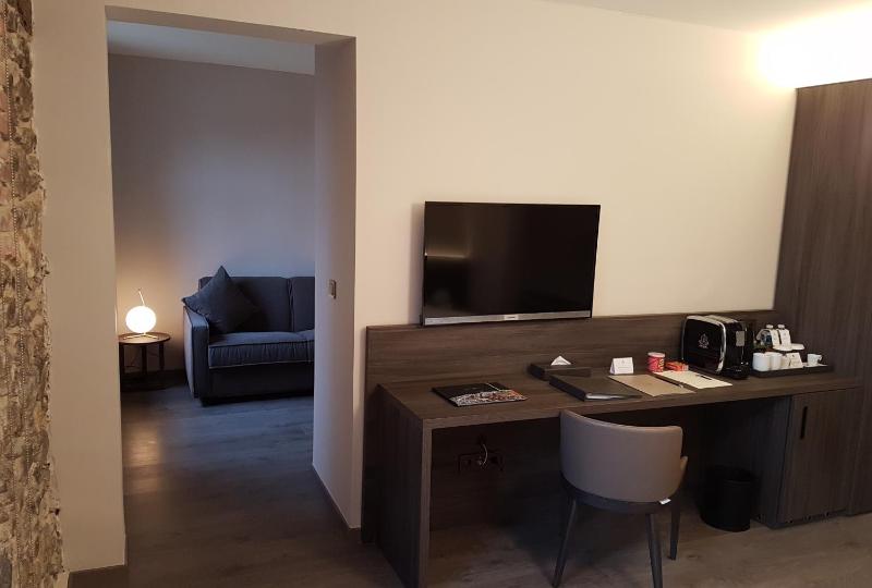 Deluxe Double or Twin Room image 3