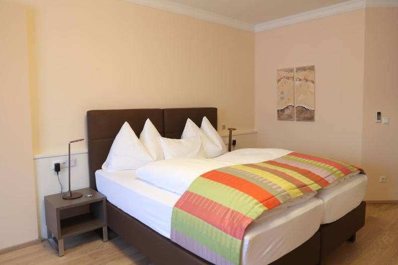 Double or Twin Room with Balcony image 4