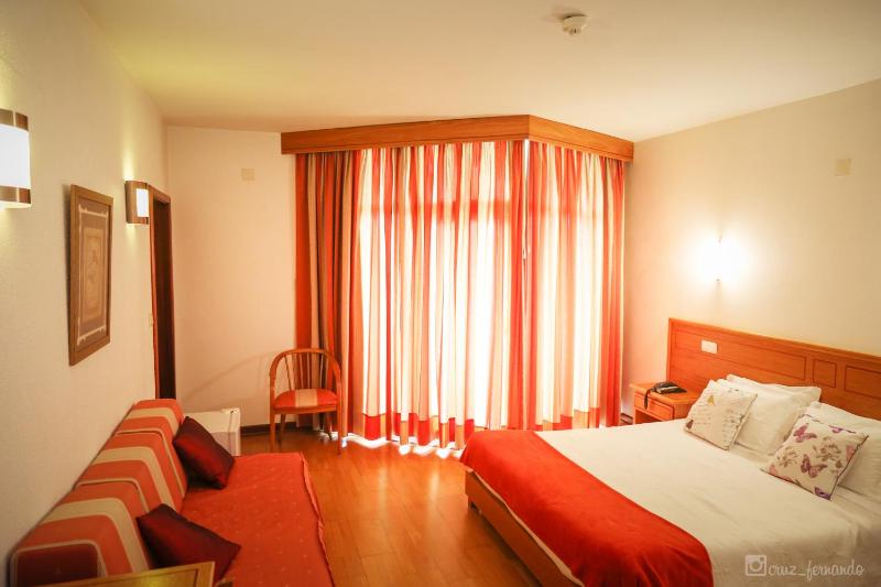 One-Bedroom Apartment image 2