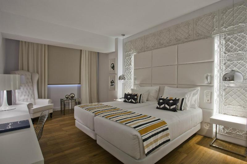 Standard Double or Twin Room image 4