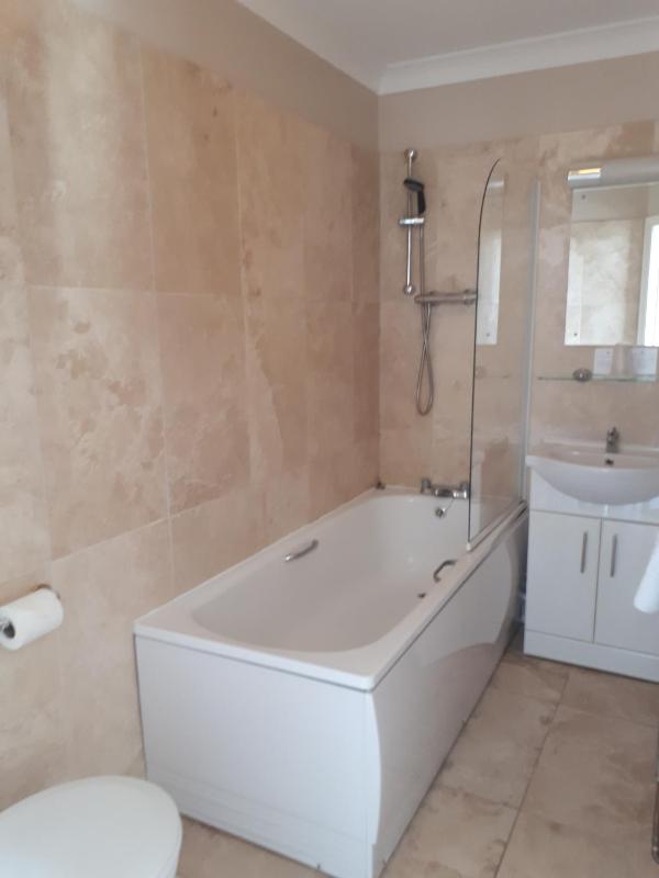 Large Double Room image 3
