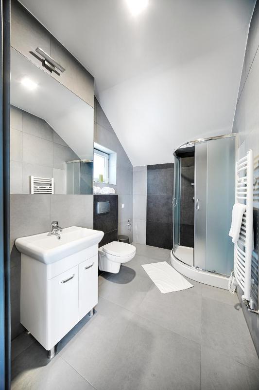 One-Bedroom Apartment image 3