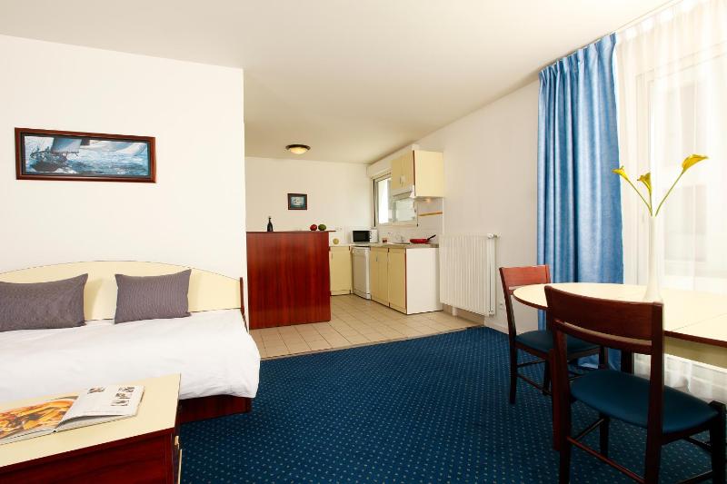 Large Apartment image 4