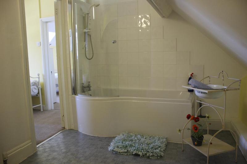 Family Room with Bathroom image 2