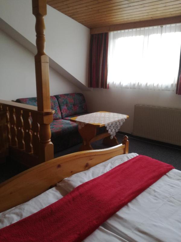 Standard Double Room image 3