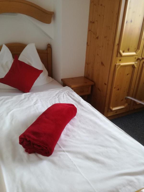 Single Room image 4