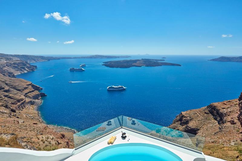 Chromata Pool Suite with Infinity Pool image 1