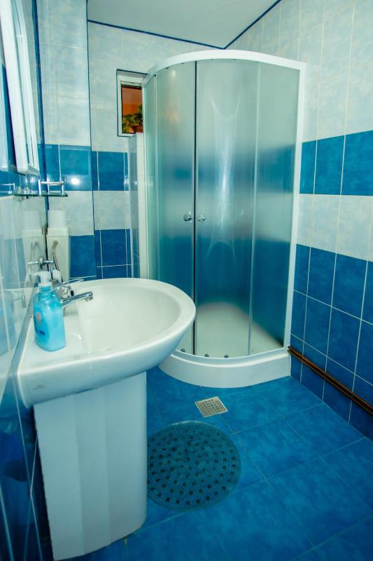 Triple Room with Private Bathroom image 2