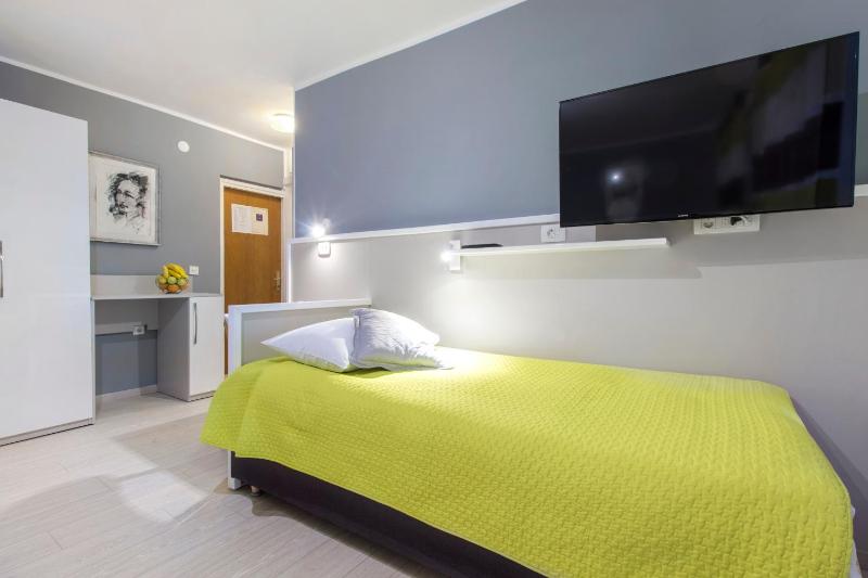 Triple Room image 2
