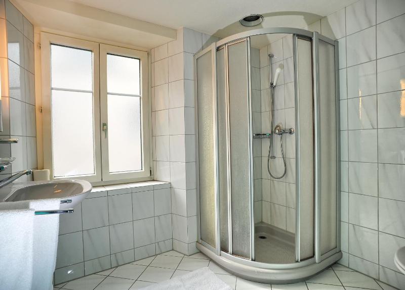 Deluxe Double or Twin Room image 2