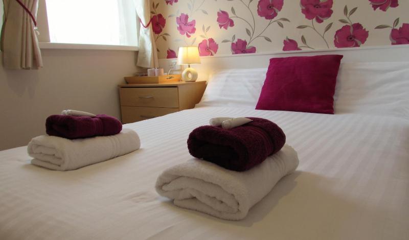 Double Room image 2