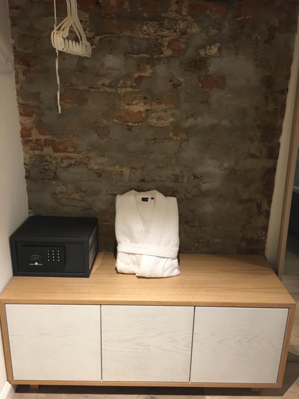 Square Rooms 20 - image 29