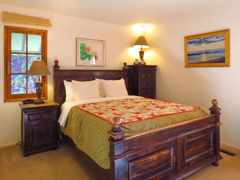 Deluxe Queen Room image 1