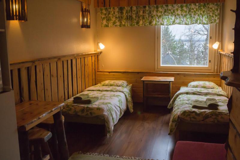 Twin Room with Lake View image 3