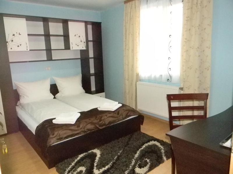 Double Room image 4