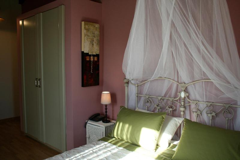 Double Room with Balcony image 2