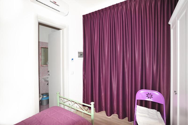 Single Room image 2