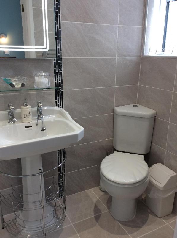 Double Room with Sea View image 3