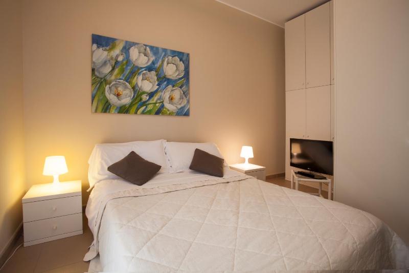 One-Bedroom Apartment with Sea View image 2