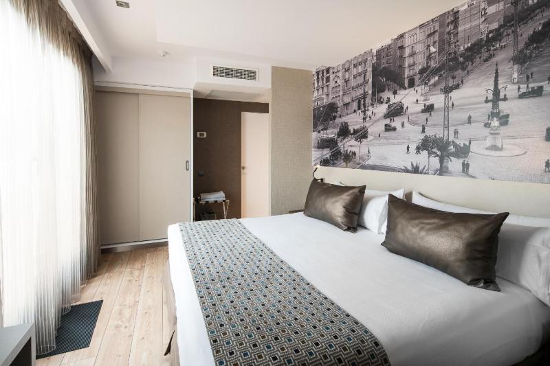 Double Room with Terrace image 3