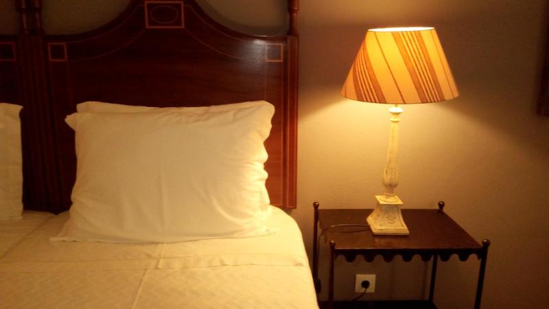 Twin Room with Private Bathroom image 3