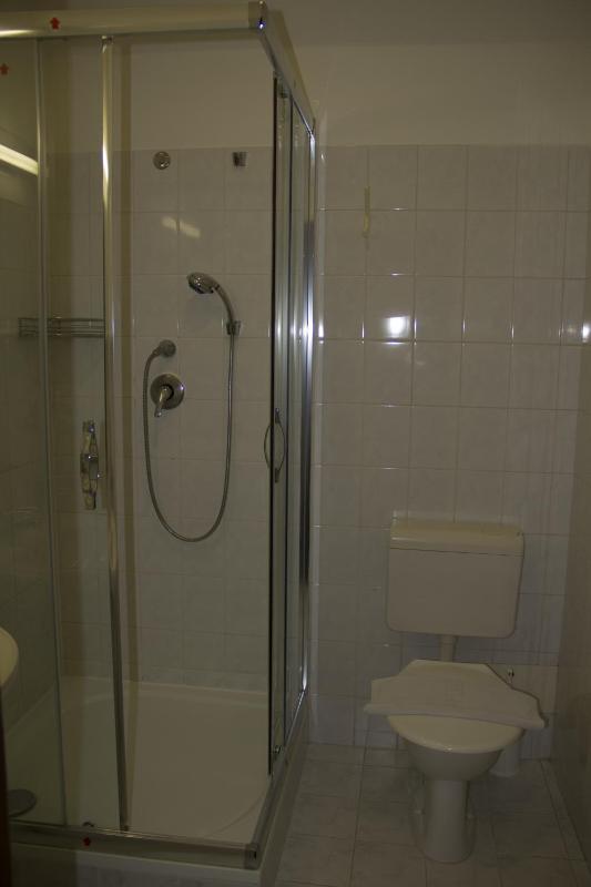 Standard Double Room image 4
