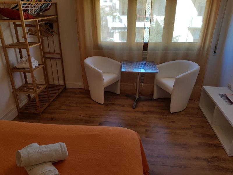 Double Room image 3