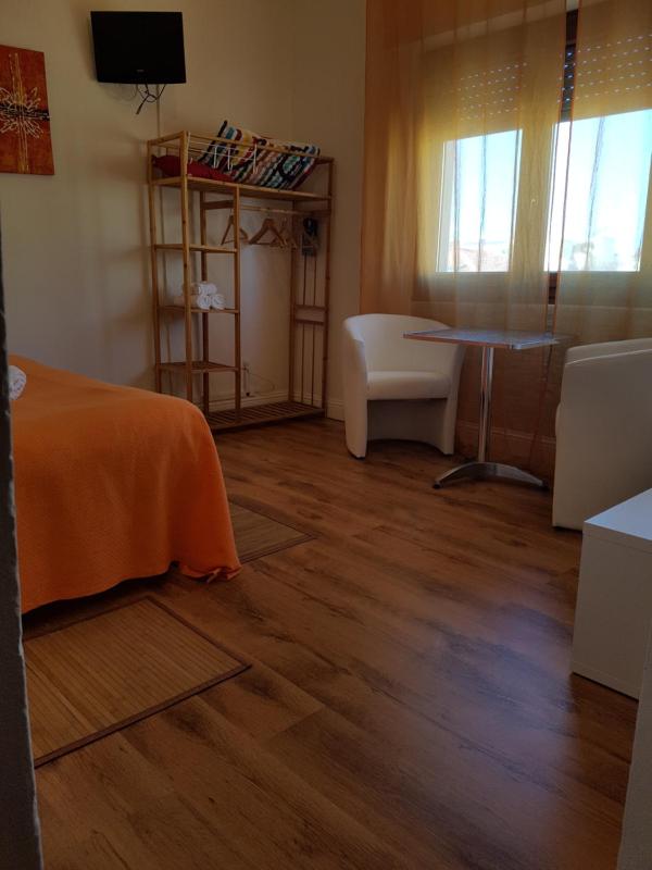Double Room image 2