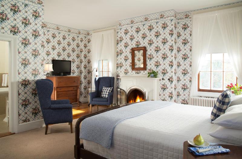 Superior King Room image 2
