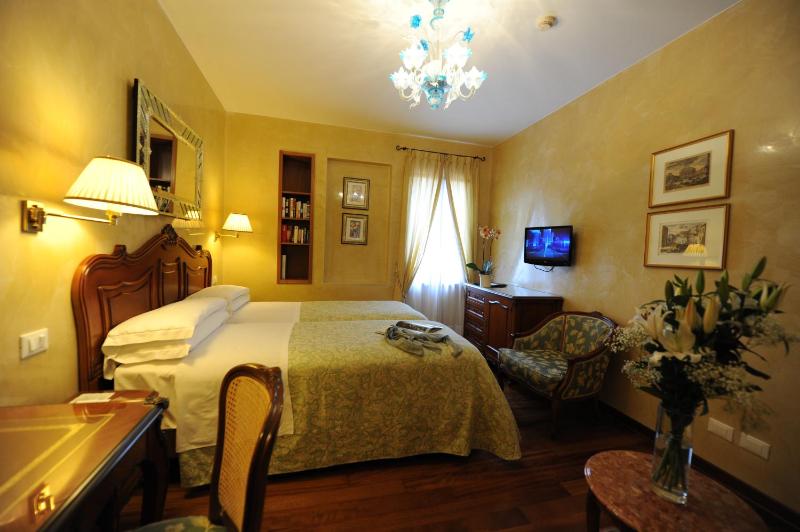 Superior Double or Twin Room image 2