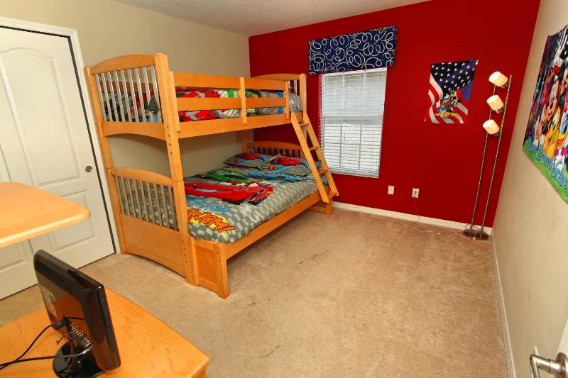 Five-Bedroom House image 3