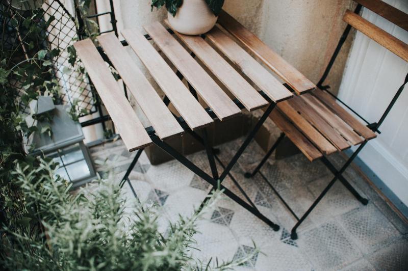 One-Bedroom Apartment image 2