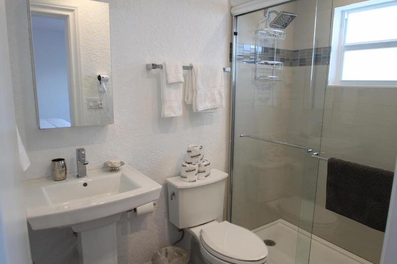 Sea Spray Inn - image 6