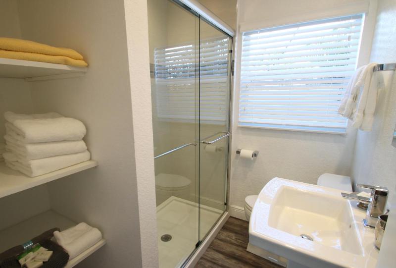 Sea Spray Inn - image 3
