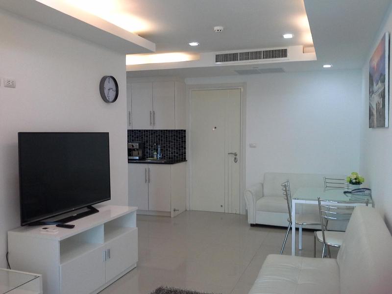 Cosy Beach View Apartments - image 28