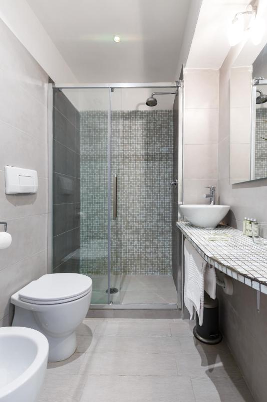 Superior Double Room image 3
