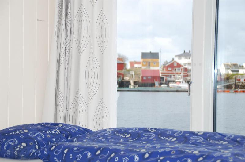 Double or Twin Room with Sea View image 2