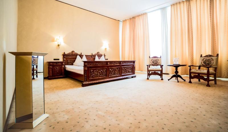 Imperial Suite image 2