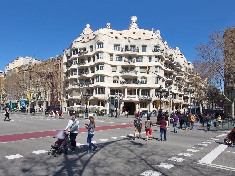 RentBCN Rambla Catalunya Apartment - image 16