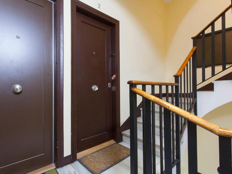 RentBCN Rambla Catalunya Apartment - image 11