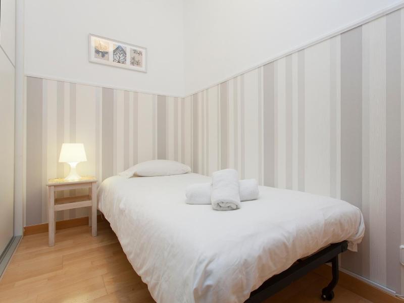 RentBCN Rambla Catalunya Apartment - image 7