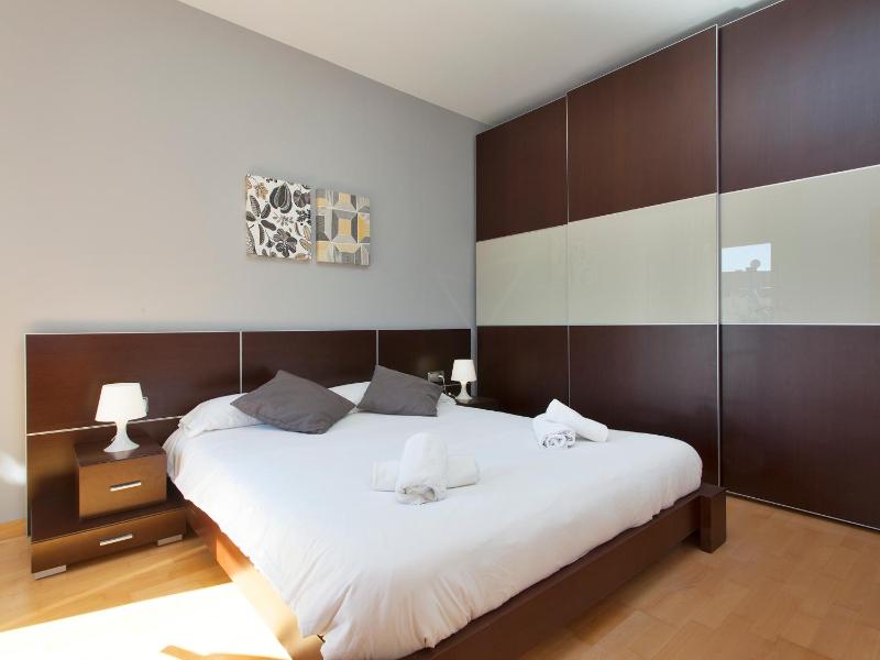 RentBCN Rambla Catalunya Apartment - image 13