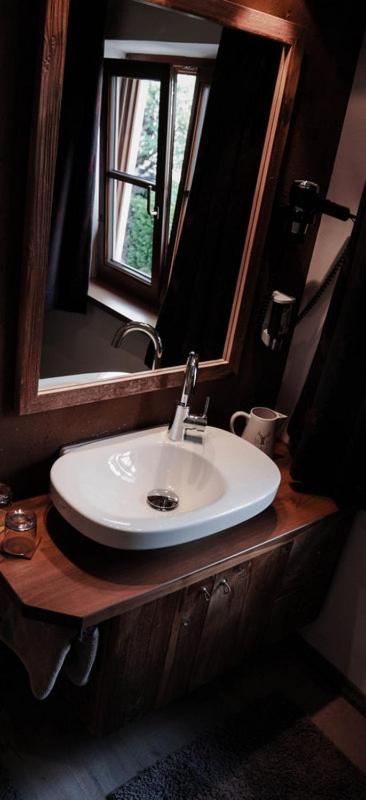 Double or Twin Room with Shower image 4