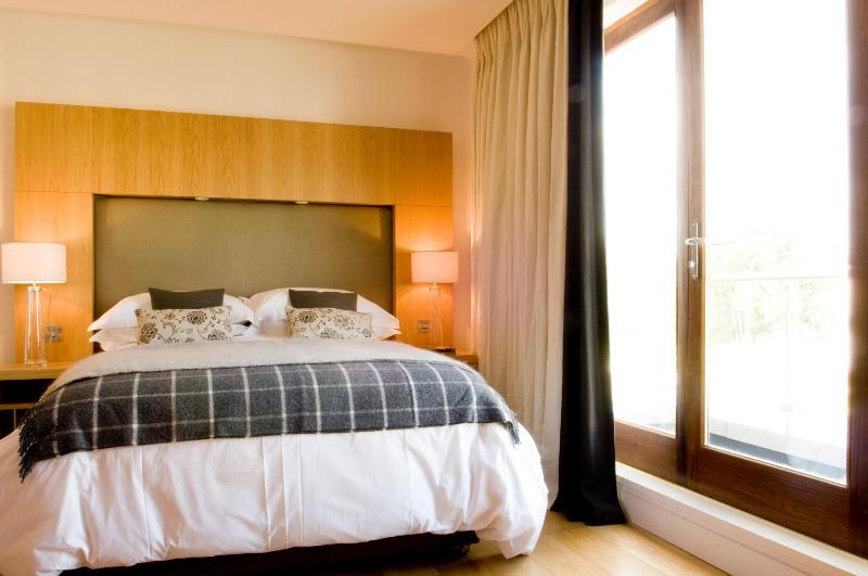 Three-Bedroom House image 2