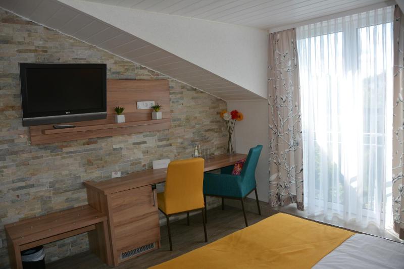 Comfort Double Room image 3
