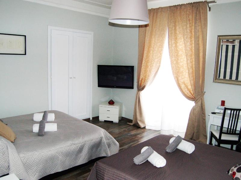 Superior Family Room with St Peter View image 4