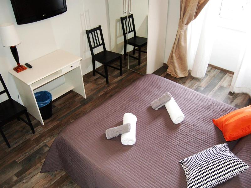 Superior Double Room with St Peter View image 3